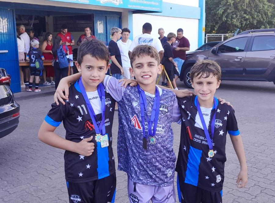 Lenard (craque da final), Vicente (goleiro menos vazado) e Lorenzo (artilheiro)