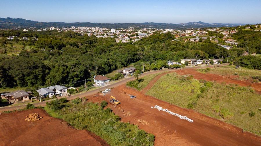 Loteamento fica no Vale Direito, com acesso facilitado pela Estrada Picada Verão