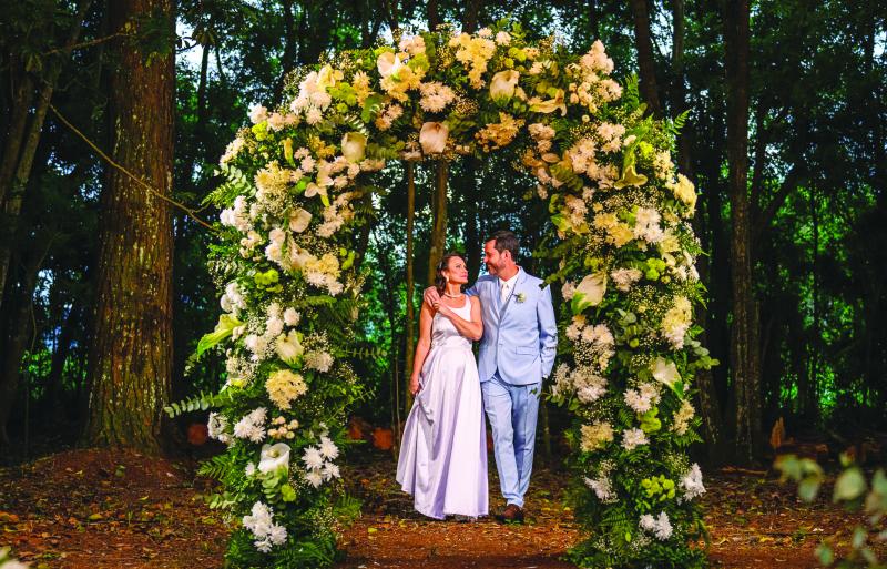 Lusimere Reis e Luís Claudio Bastian celebraram o amor em uma linda cerimônia de casamento no 23 de novembro. Felicidades! (Foto: Josias Lunkes)