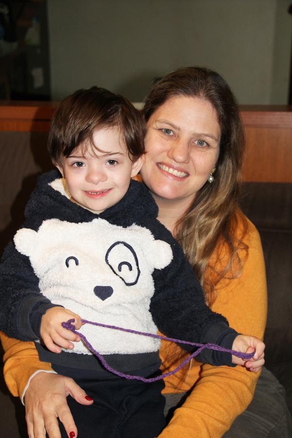 Mãe compartilha a rotina com Bê no Instagram @21cromossomosdoben
