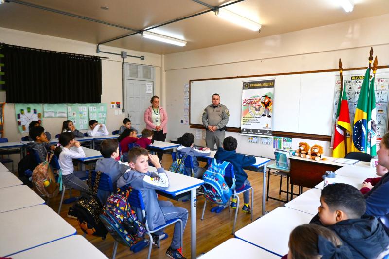 Mais de 450 alunos do 3º ano do Ensino Fundamental terão aulas do PROERD