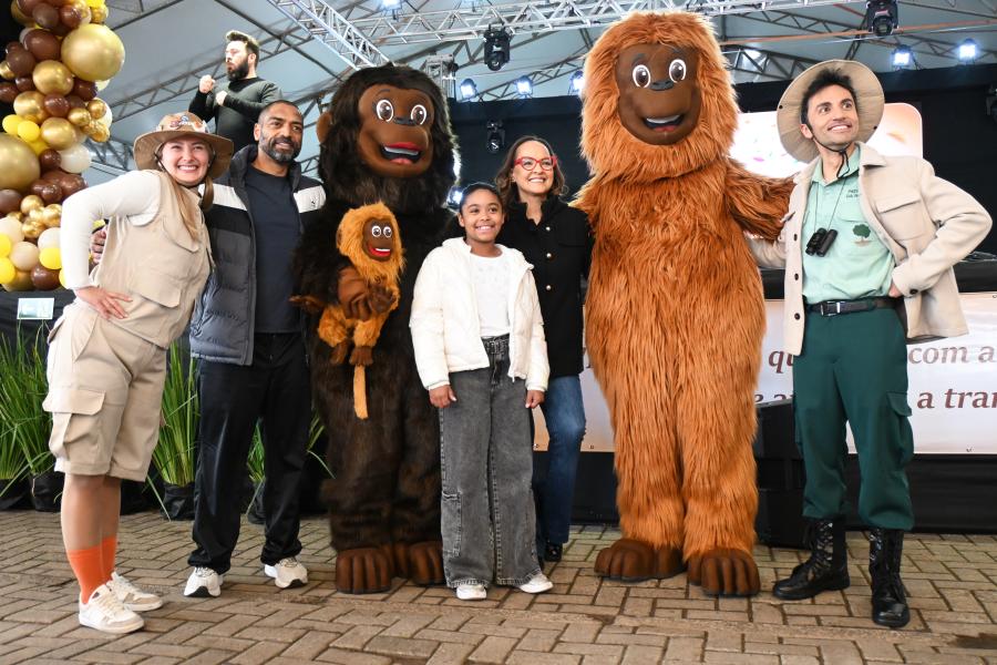 Mascotes Bugios encantaram adultos e crianças