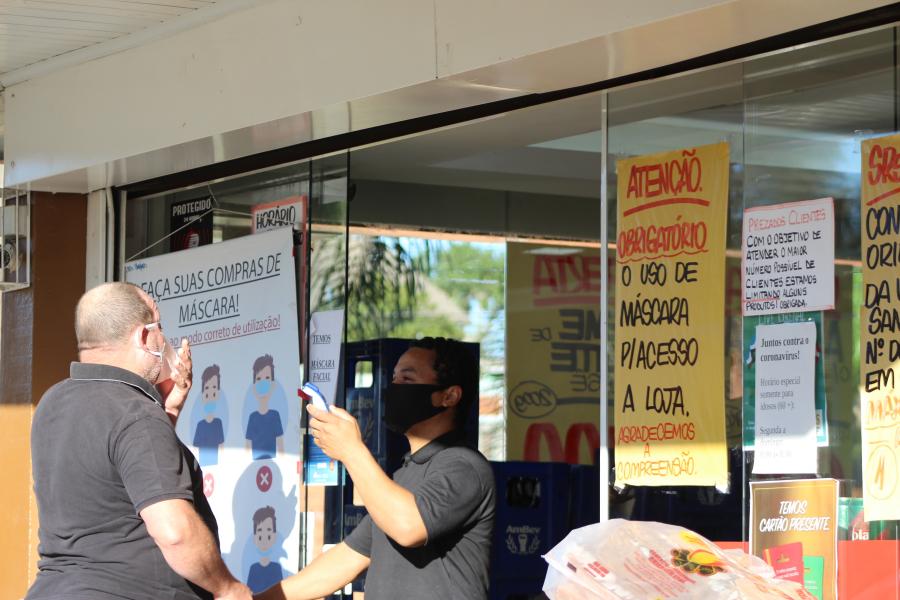 Medir a temperatura entrou na lista do supermercado
