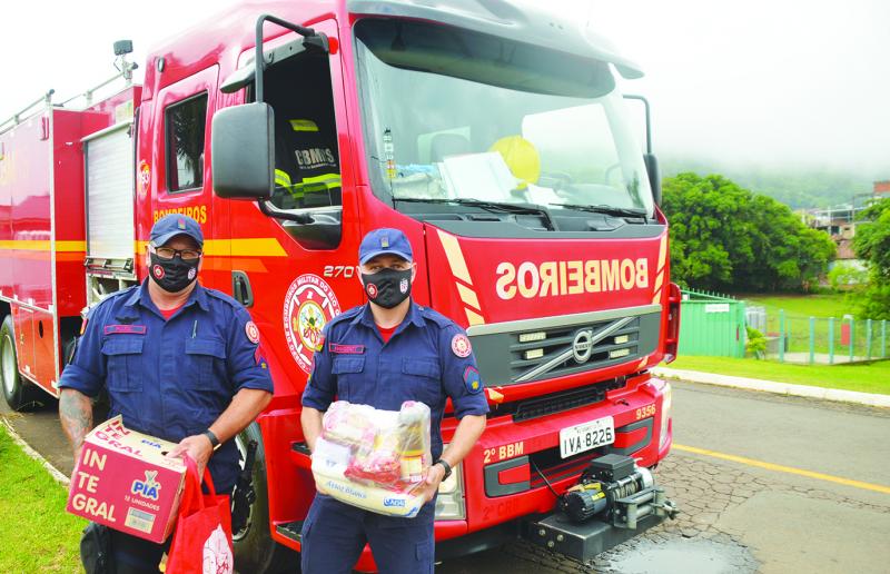 Cesta básica e leite foram arrecadados e doados pelos bombeiros de Dois Irmãos