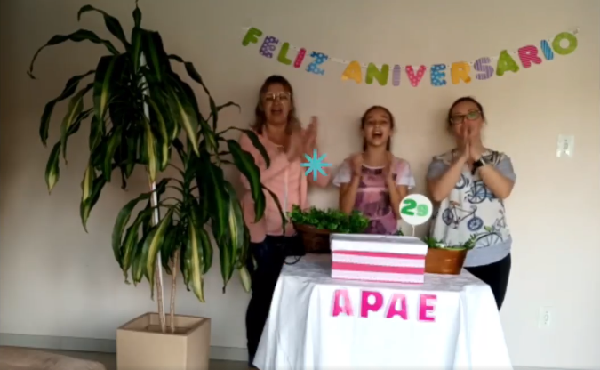 Momento especial foi registrado pelas famílias participantes da gincana
