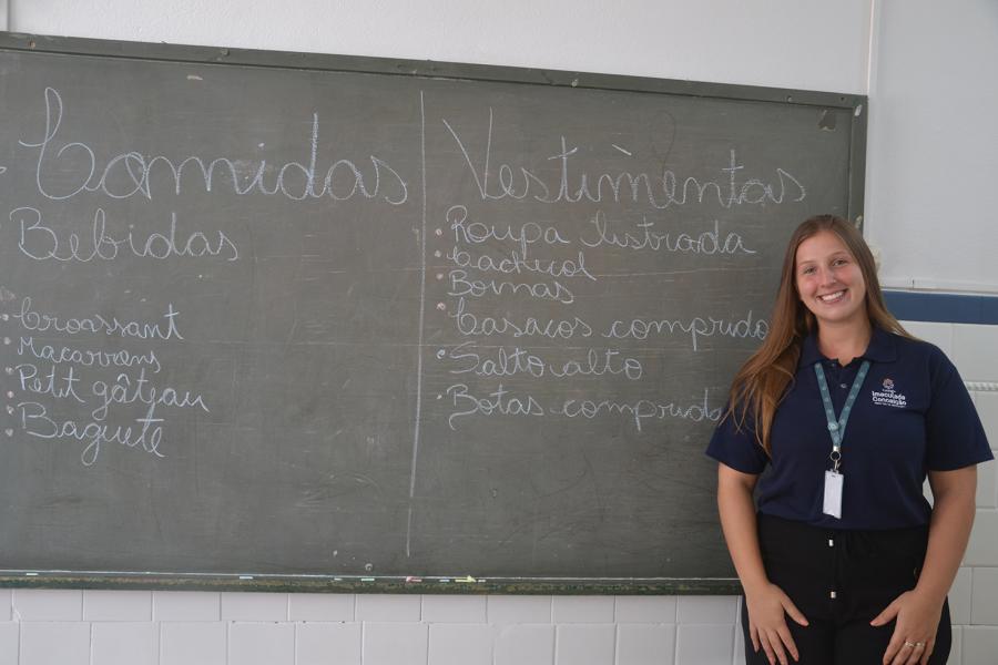 Monitora Ana Cláudia