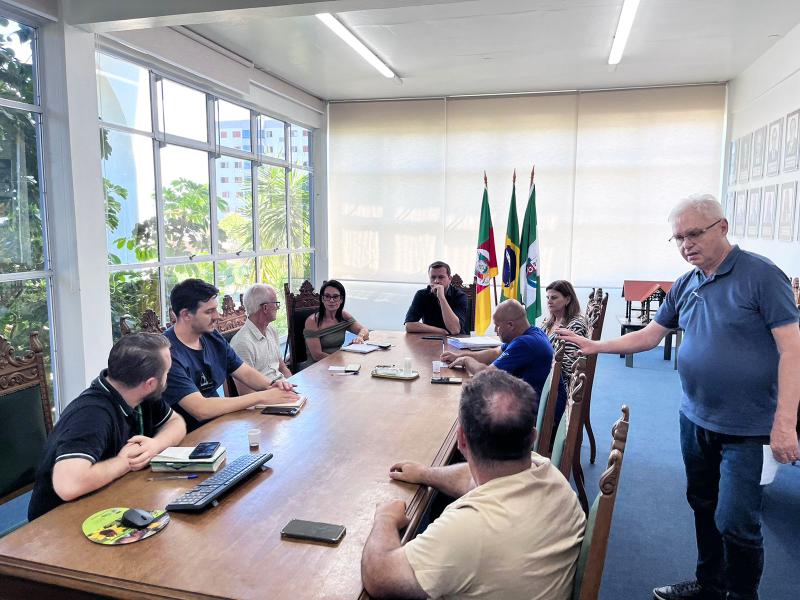 Prefeitura e Corsan estiveram reunidas na tarde de quinta (Foto: Divulgação / PMDI)
