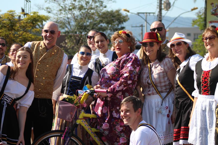 Muita animação no Desfile Temático de domingo