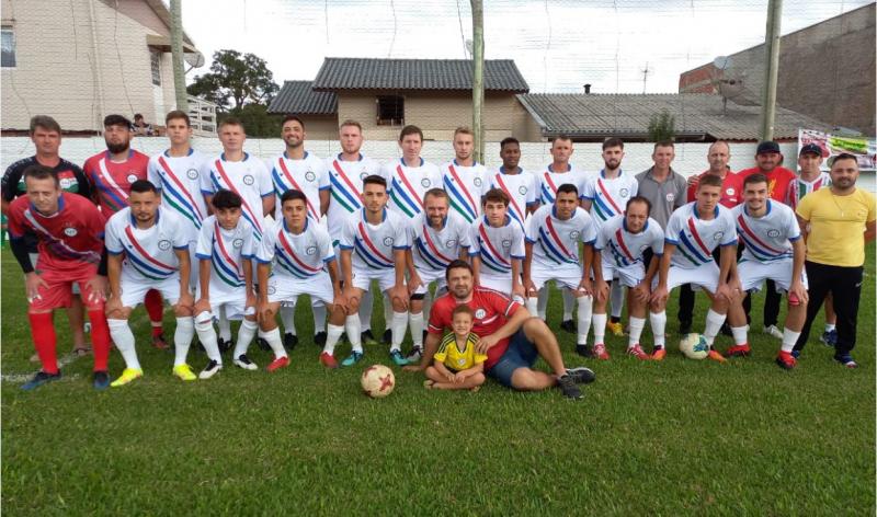 Unidos da Vila venceu por 3 a 1 na estreia (Fotos: Divulgação / Desporto)