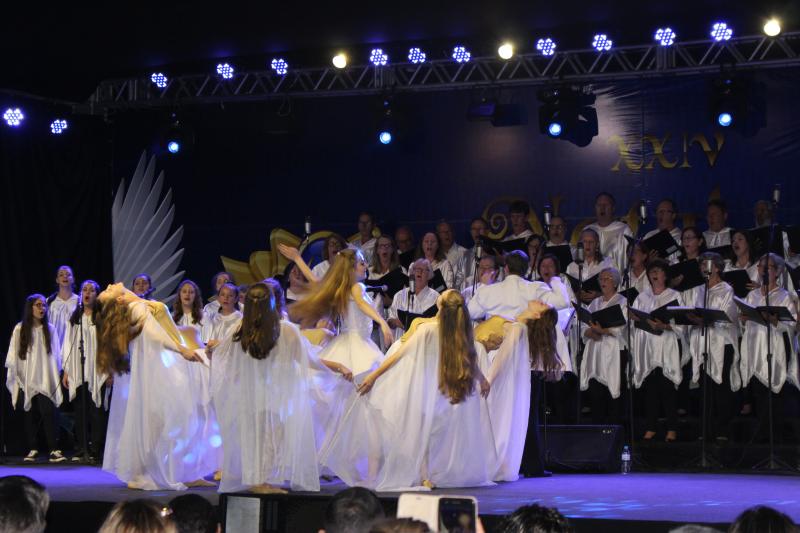 Coro dos Anjos se apresenta nesta sexta-feira