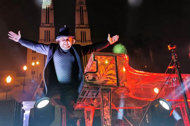 Música a Domicílio, com Rodrigo Soltton, é atração neste sábado (Foto: Divulgação)