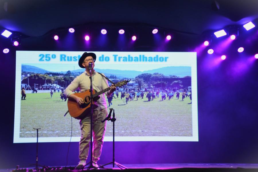 Noite também teve apresentação especial de Gustavo Fallavena