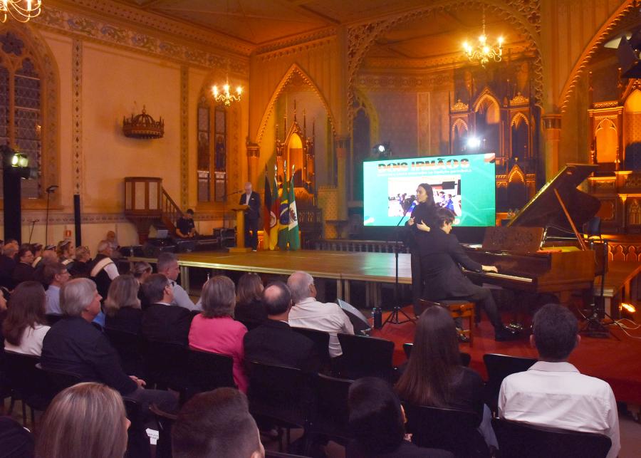Noite teve apresentação de Jéssica Hansen