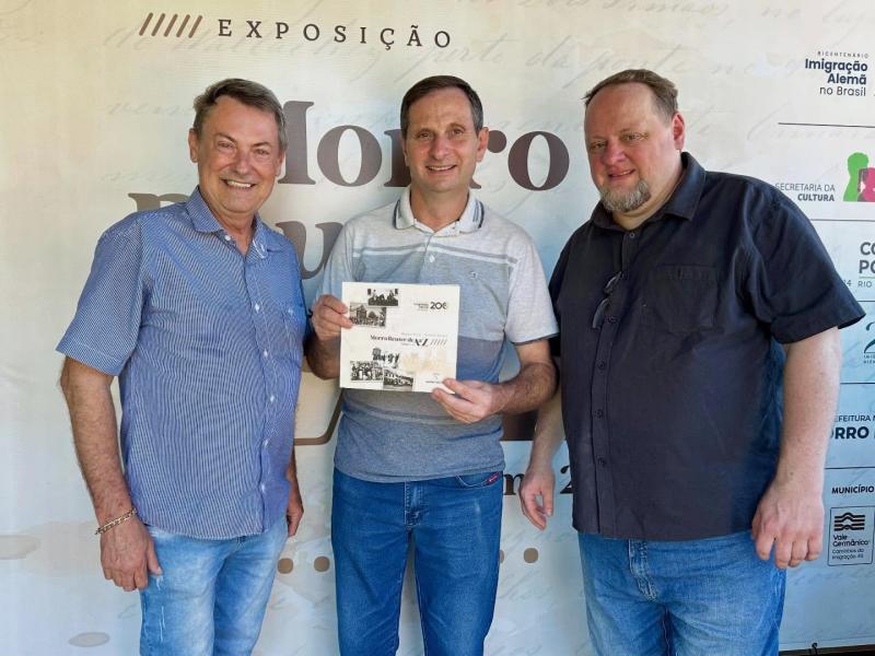 Sandro, prefeito Airton e Miguel (Fotos: Divulgação / PMMR)