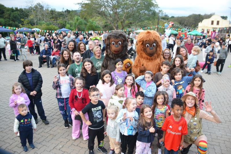 Novos mascotes e música do Bugio marcam abertura da Semana do Meio Ambiente