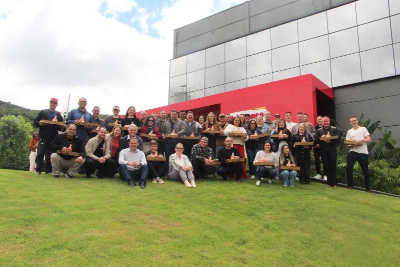 Nutrifrango celebra 33 anos com Prêmio Feliz em Pertencer e homenageia 47 colaboradores