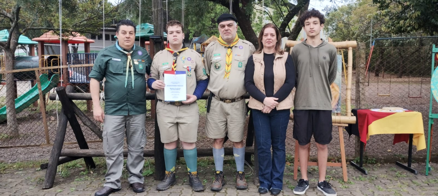 Os pais Danilo Alexandre Fornaciari e Luziane Moraes Pereira Fornaciari acompanharam o filho 