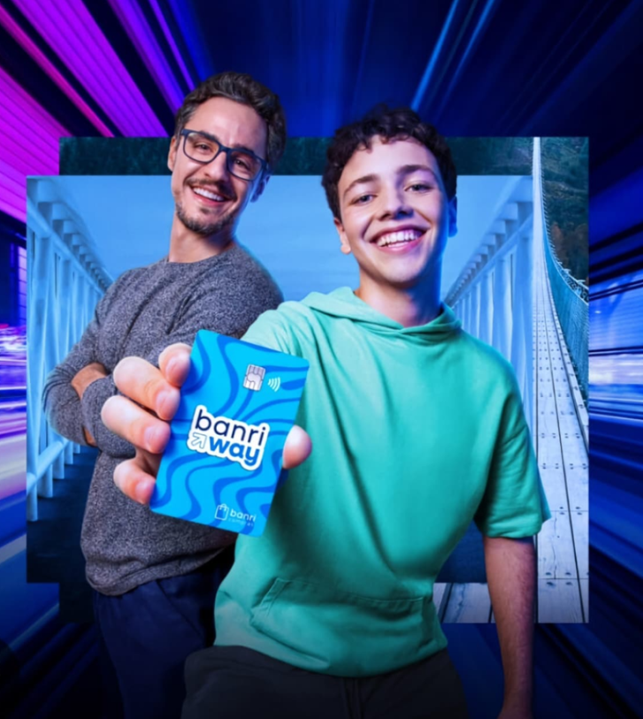 Otávio (à direita) em campanha da conta digital BanriWay