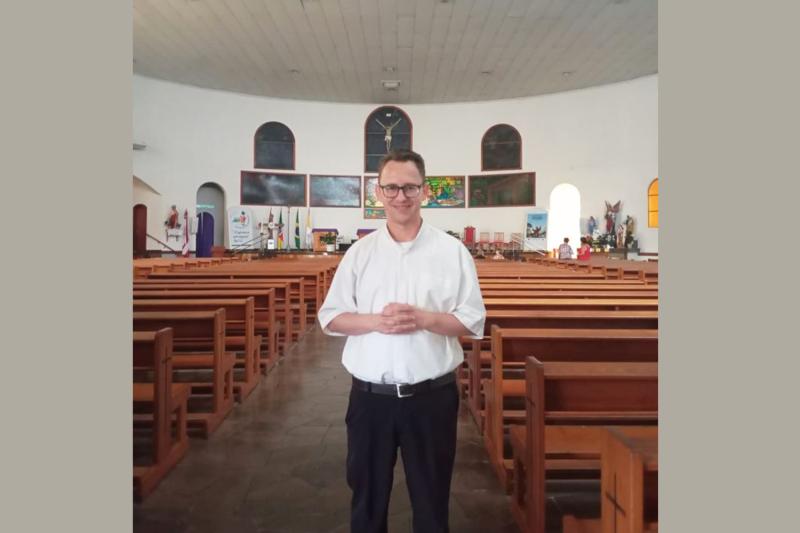 Padre Jeferson na Igreja Matriz, em Dois Irmãos