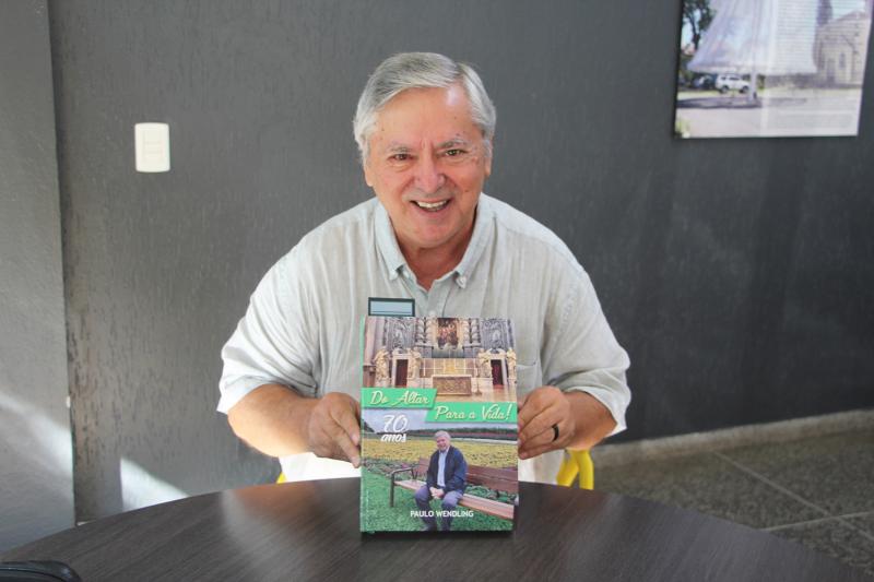 Pe. Paulo lançou a obra em dezembro do ano passado