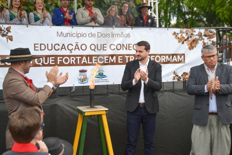 Patrão Farias, prefeito Jerri e homenageado Marcos
