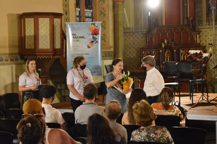 Patrona Glaci Doerr foi homenageada no encerramento