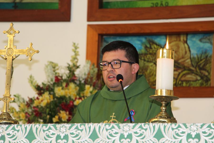 Pe. Alex, da Paróquia São Miguel