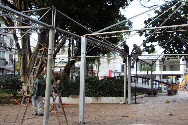 Preparativos para a 37ª Feira do Livro continuam na Praça do Imigrante
