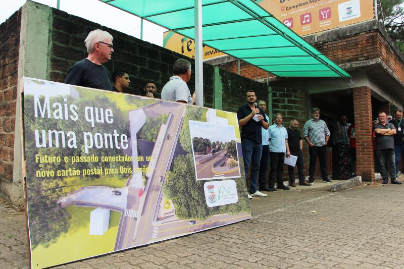 Ato marcou o início das obras nesta quarta