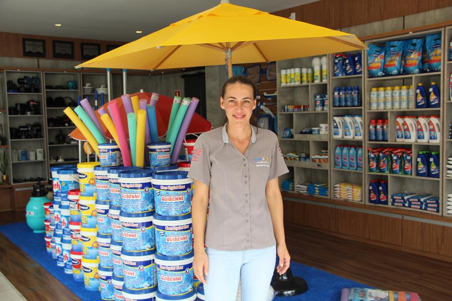 Proprietária Dionéia convida a todos para conhecer o novo espaço