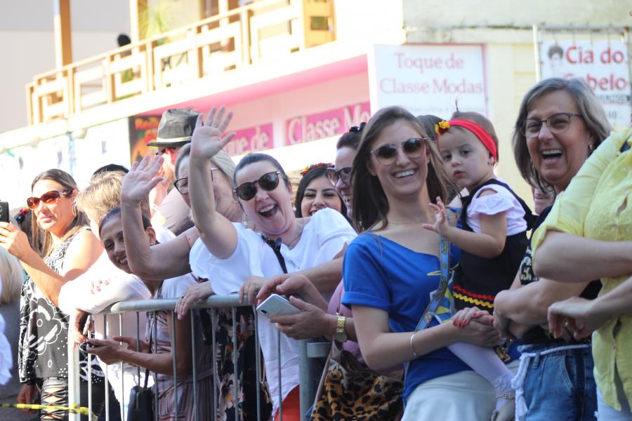 Público esbanjou alegria na festa
