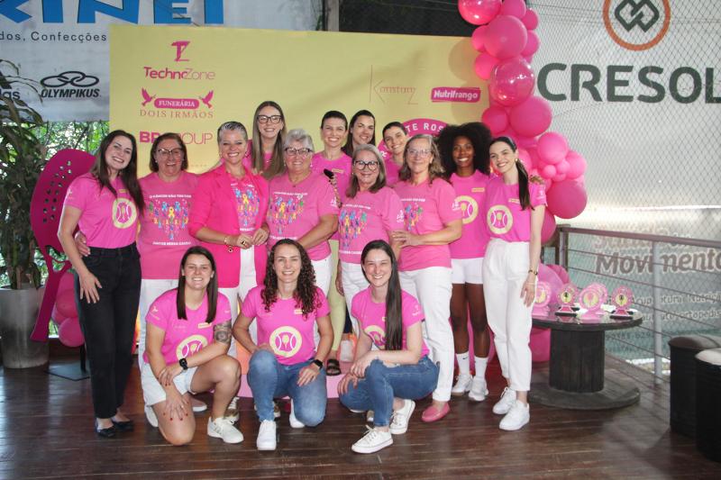 Organizadoras e integrantes da Liga na abertura do evento, na última sexta (10)