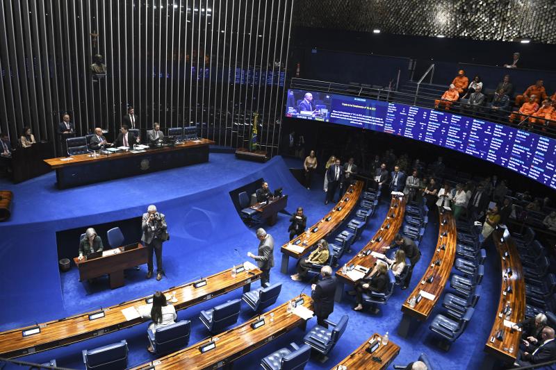 Recesso do Congresso começa neste sábado com projetos importantes travados