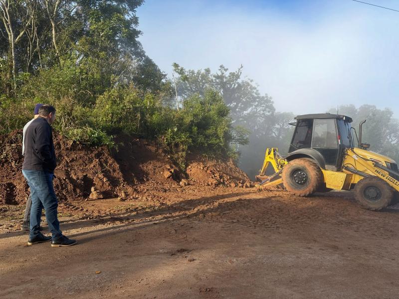 Rua de São José do Herval recebe pavimentação em Morro Reuter