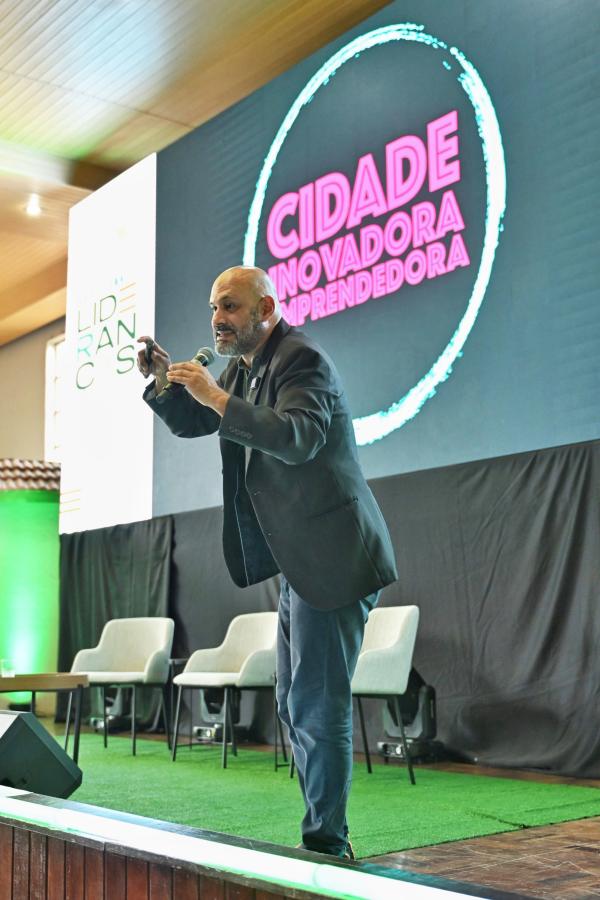 Santiago Uribe