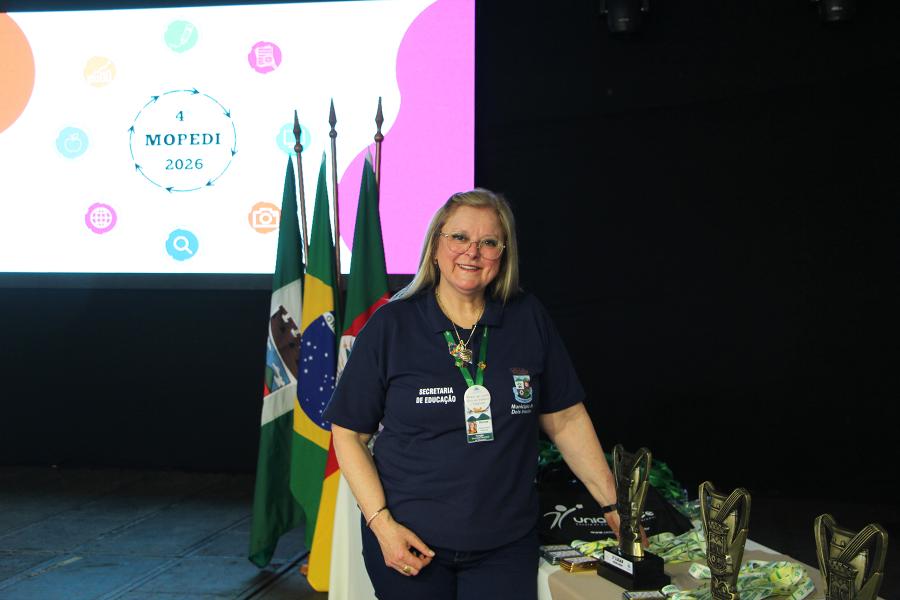 Secretária Denise Maldaner