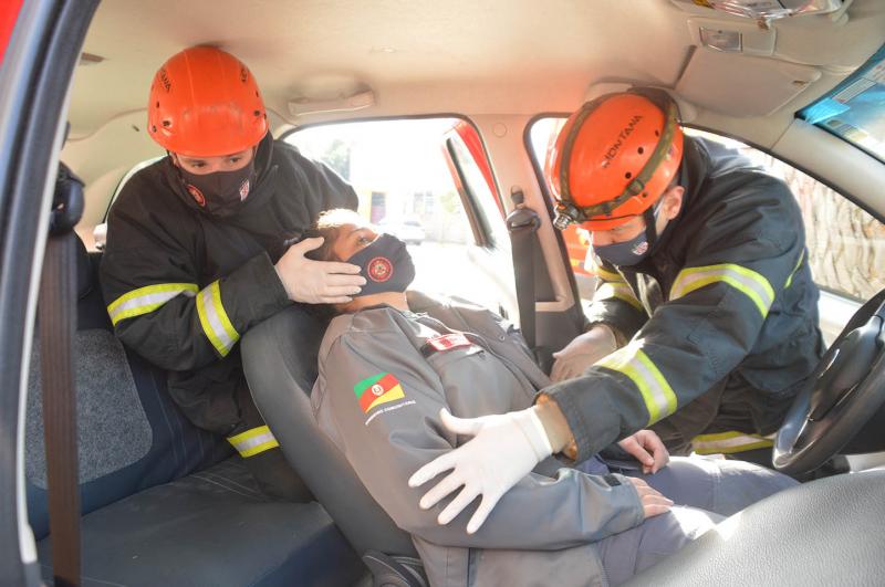 Efetivo participou de uma atividade de salvamento veicular nesta quinta