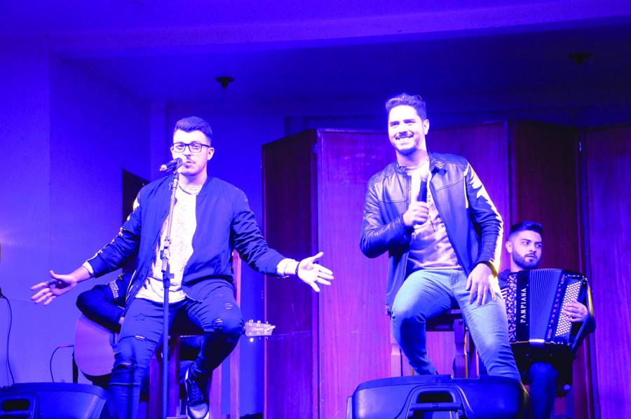 Show com a dupla Anderson e Matheus encerrou o evento
