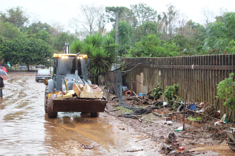 Cidade ainda contabiliza estragos