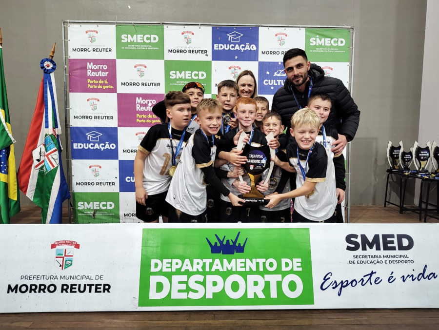 Sub-11 – Campeão: Pé de Ouro