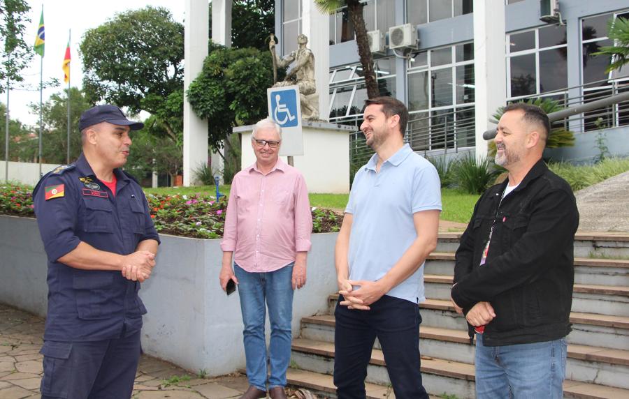 Tenente-Coronel Sório comandou a homenagem à Jerri e Maicá