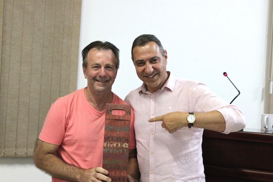 Tigrão com Tavares na Câmara (Foto: Divulgação / Câmara)
