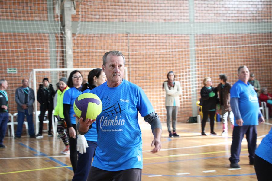 Torneio conta com a participação de times mistos
