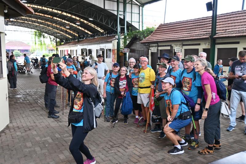 Tradicional Caminhada Pelos Caminhos da Colônia reúne 135 participantes
