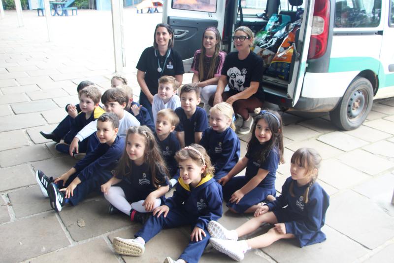 Turma de Educação Infantil arrecada mais de 100 kg de ração em atividade especial