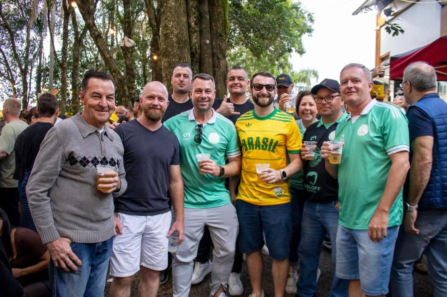 Turma do Unidos da Sexta