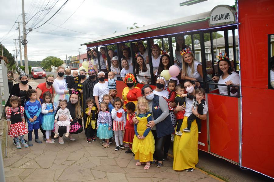 Unidade Educativa Esperança, do bairro Industrial, também recebeu o Trem da Alegria