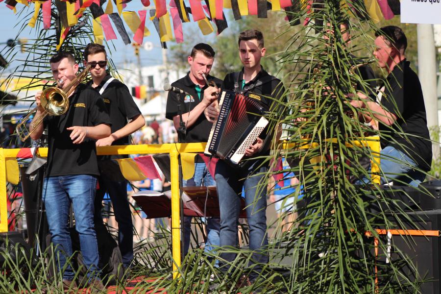 Várias bandinhas animaram o evento