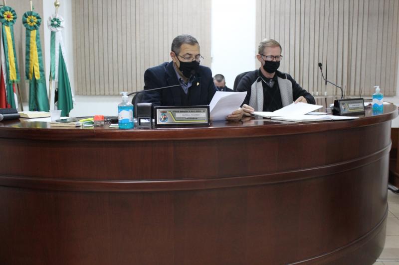 Tavares com o presidente Elony Nyland (Foto: Divulgação / Câmara)