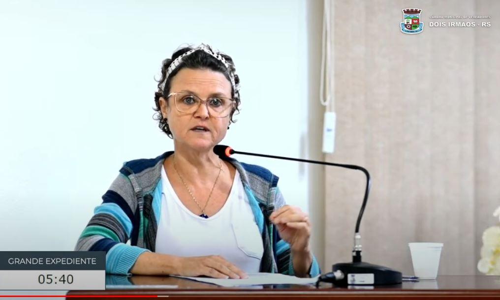 Sheila também criticou a administração municipal